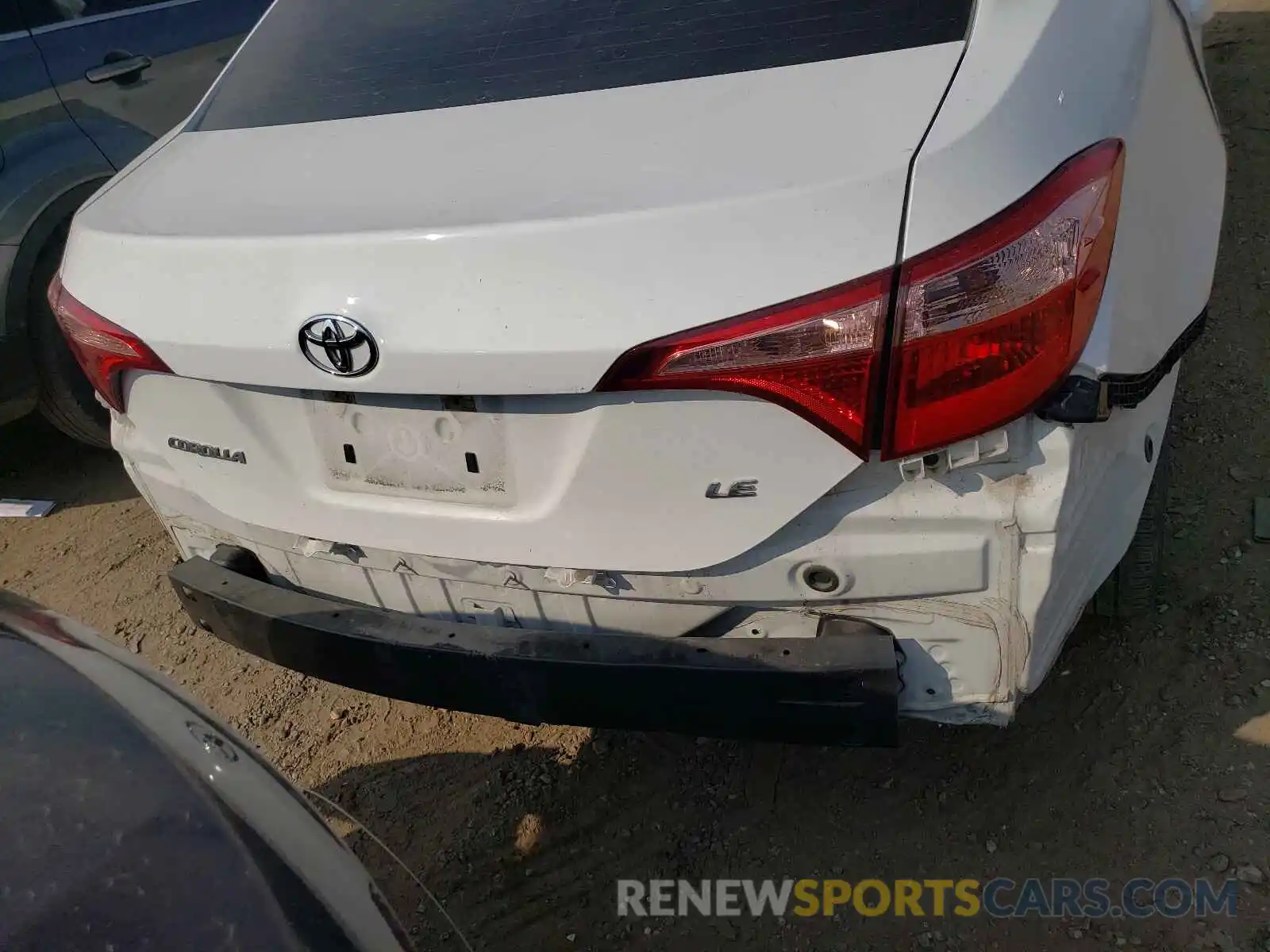 9 Photograph of a damaged car 5YFBURHEXKP913536 TOYOTA COROLLA 2019