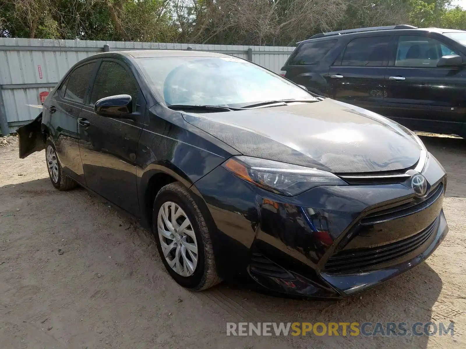 1 Photograph of a damaged car 5YFBURHEXKP913682 TOYOTA COROLLA 2019