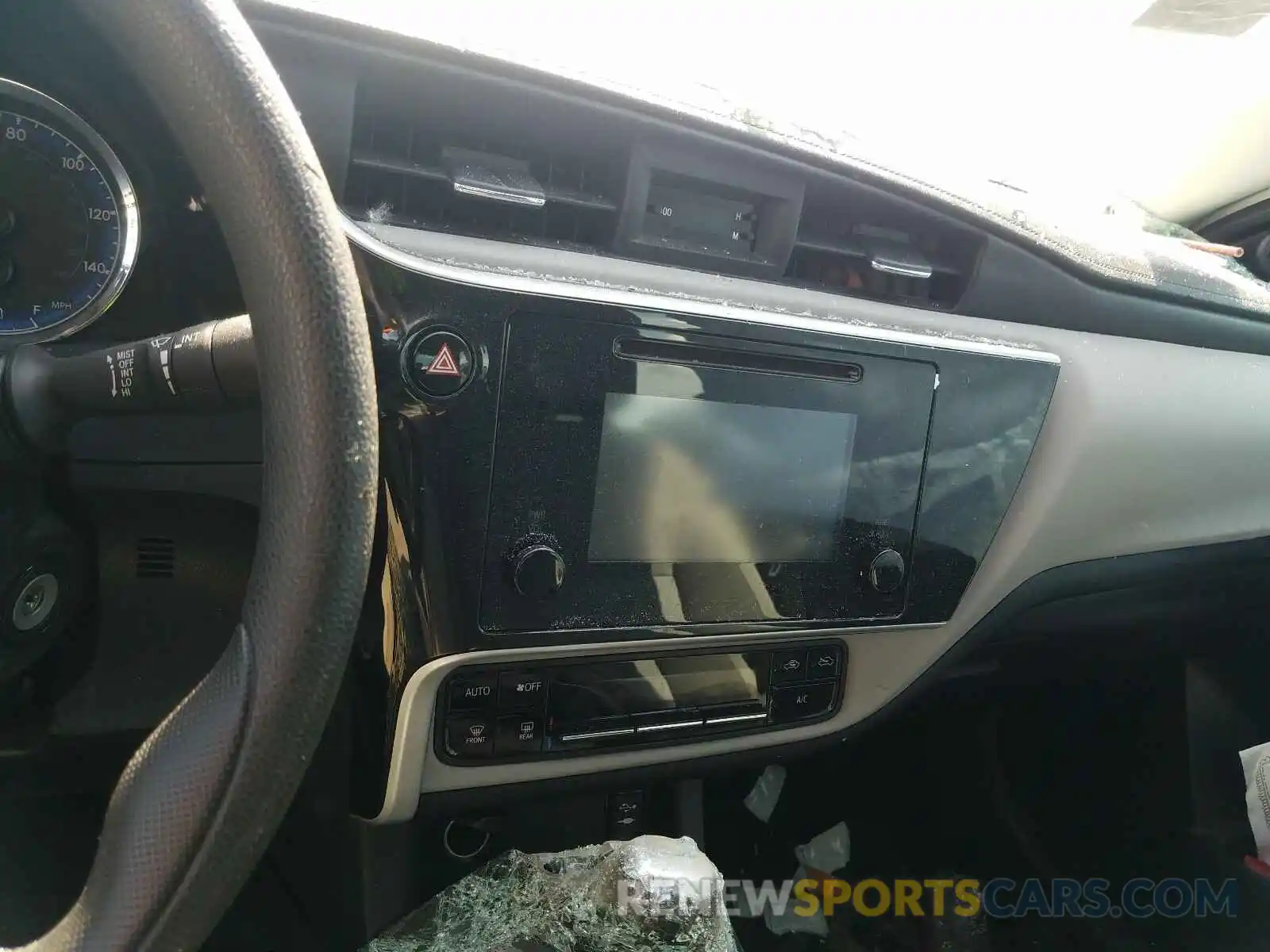 9 Photograph of a damaged car 5YFBURHEXKP914282 TOYOTA COROLLA 2019