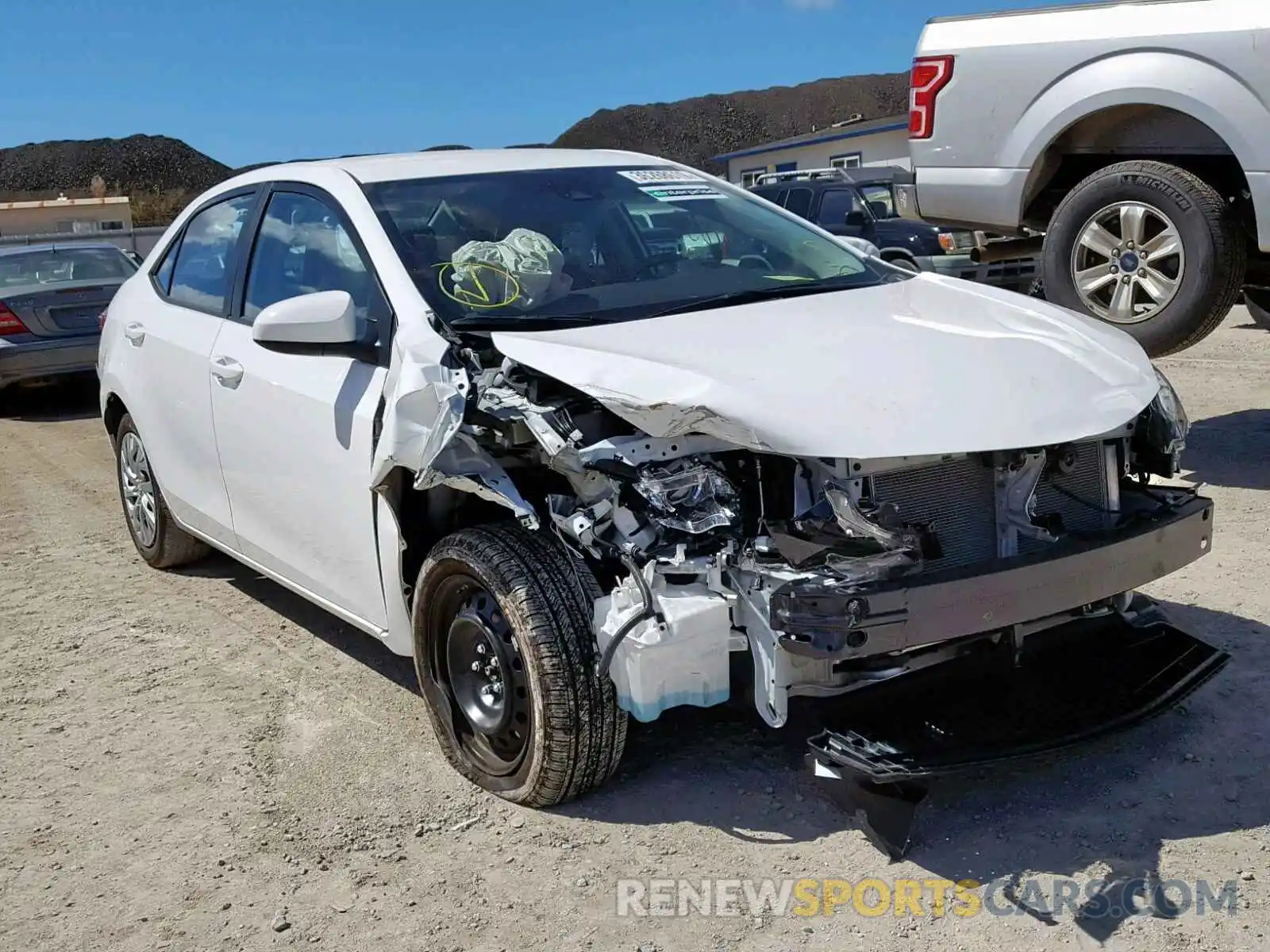 1 Photograph of a damaged car 5YFBURHEXKP915237 TOYOTA COROLLA 2019