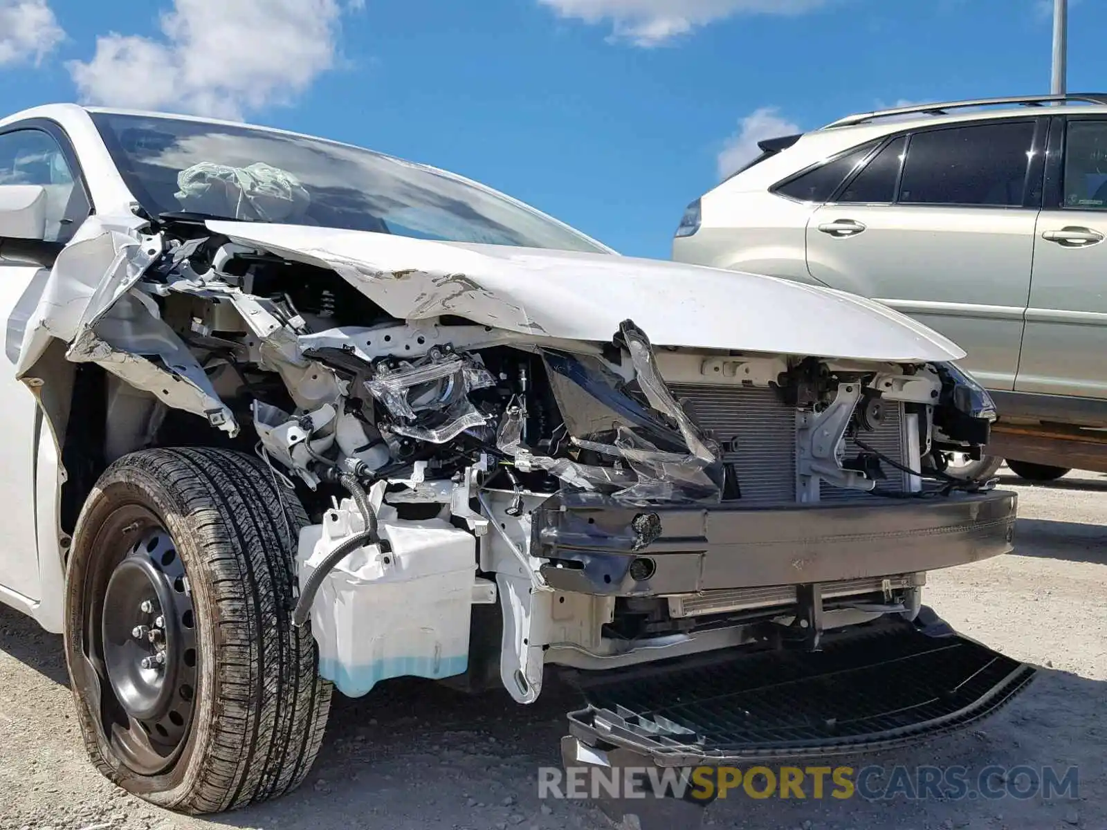 9 Photograph of a damaged car 5YFBURHEXKP915237 TOYOTA COROLLA 2019