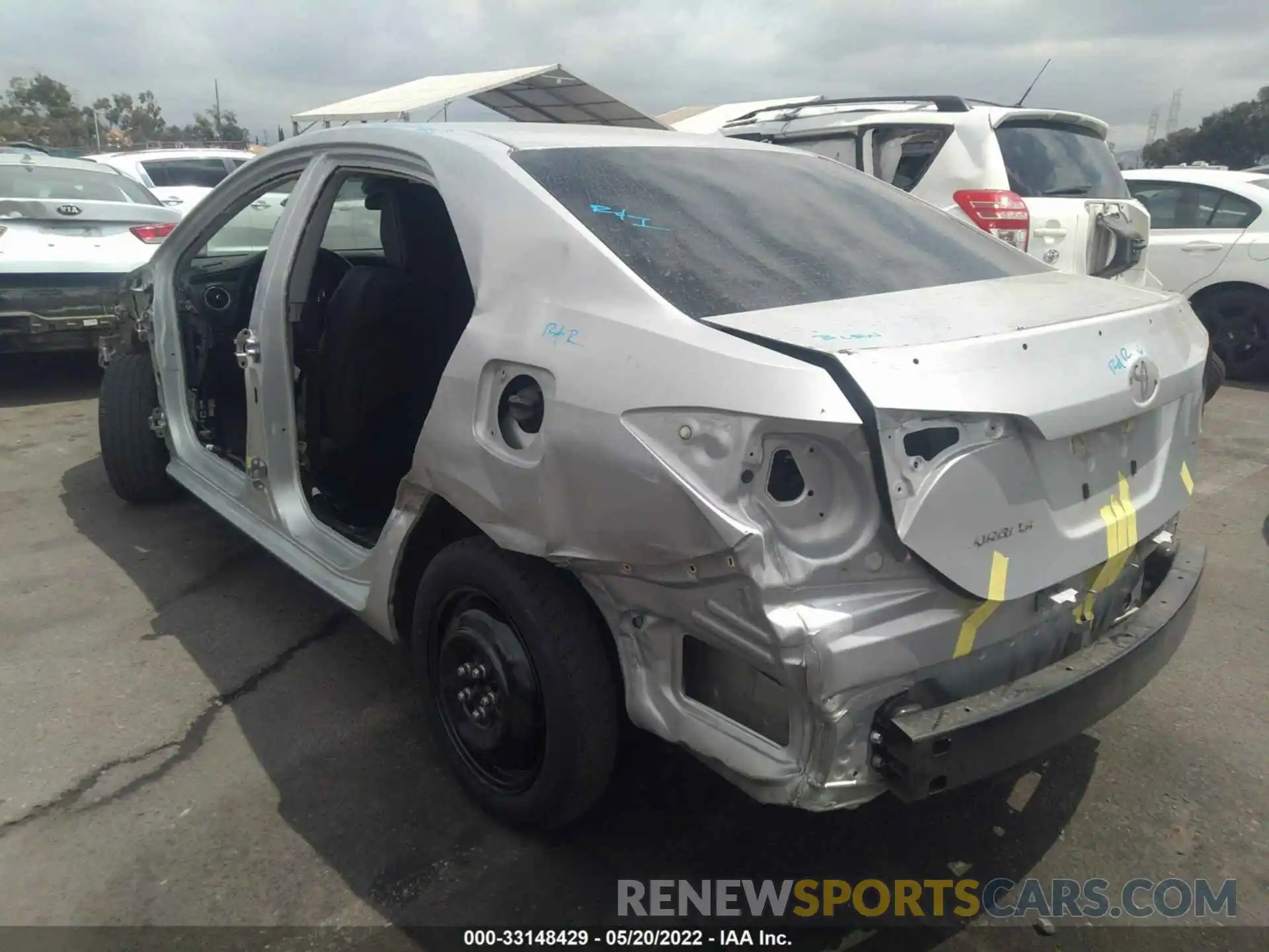 3 Photograph of a damaged car 5YFBURHEXKP915240 TOYOTA COROLLA 2019