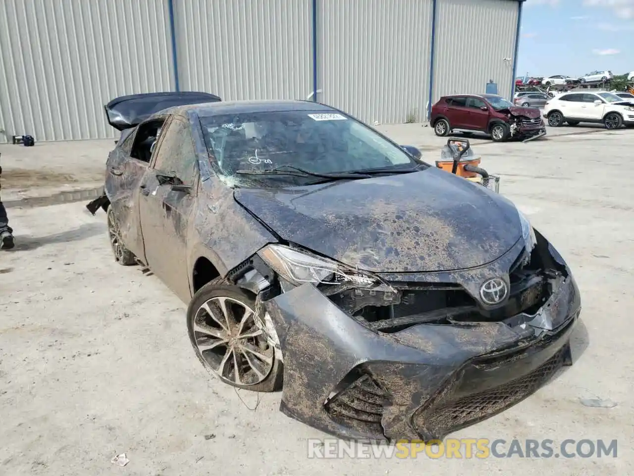 1 Photograph of a damaged car 5YFBURHEXKP915304 TOYOTA COROLLA 2019