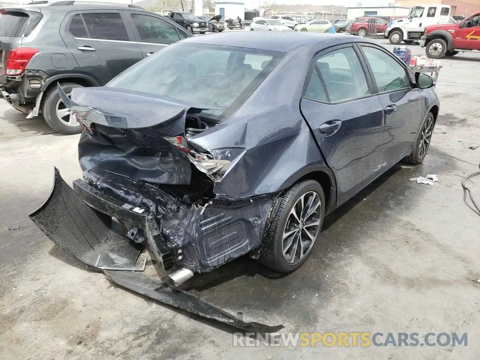 4 Photograph of a damaged car 5YFBURHEXKP915402 TOYOTA COROLLA 2019