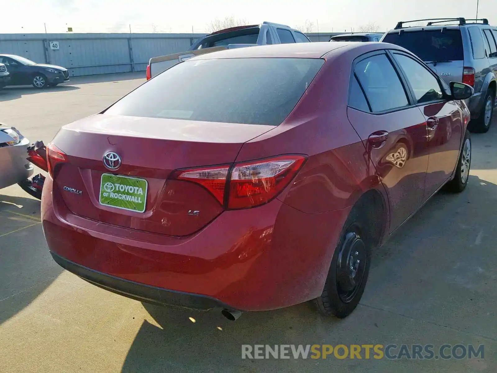 4 Photograph of a damaged car 5YFBURHEXKP916405 TOYOTA COROLLA 2019