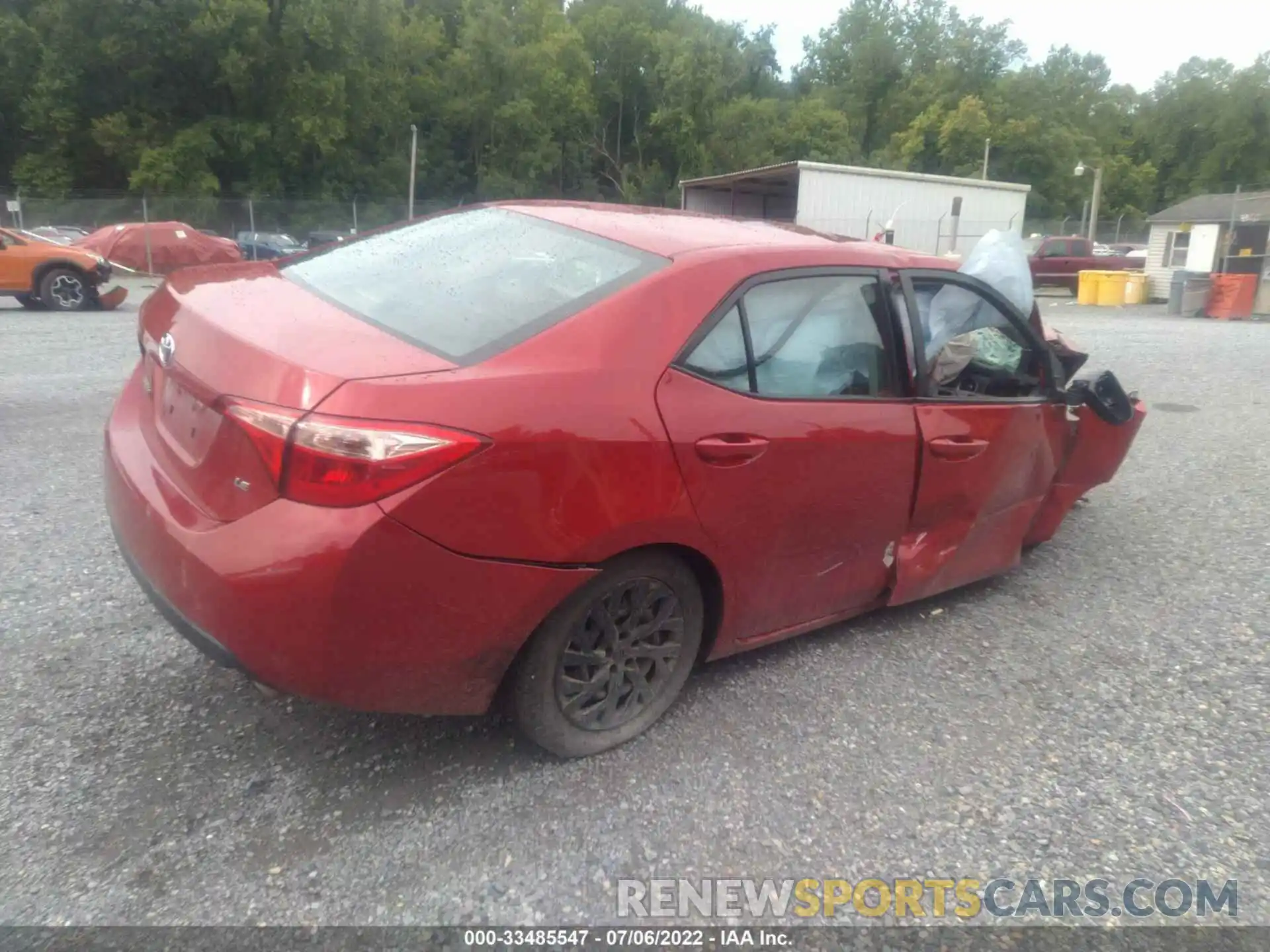 4 Photograph of a damaged car 5YFBURHEXKP916615 TOYOTA COROLLA 2019