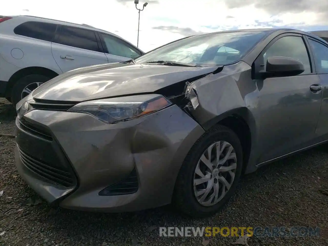 9 Photograph of a damaged car 5YFBURHEXKP917134 TOYOTA COROLLA 2019