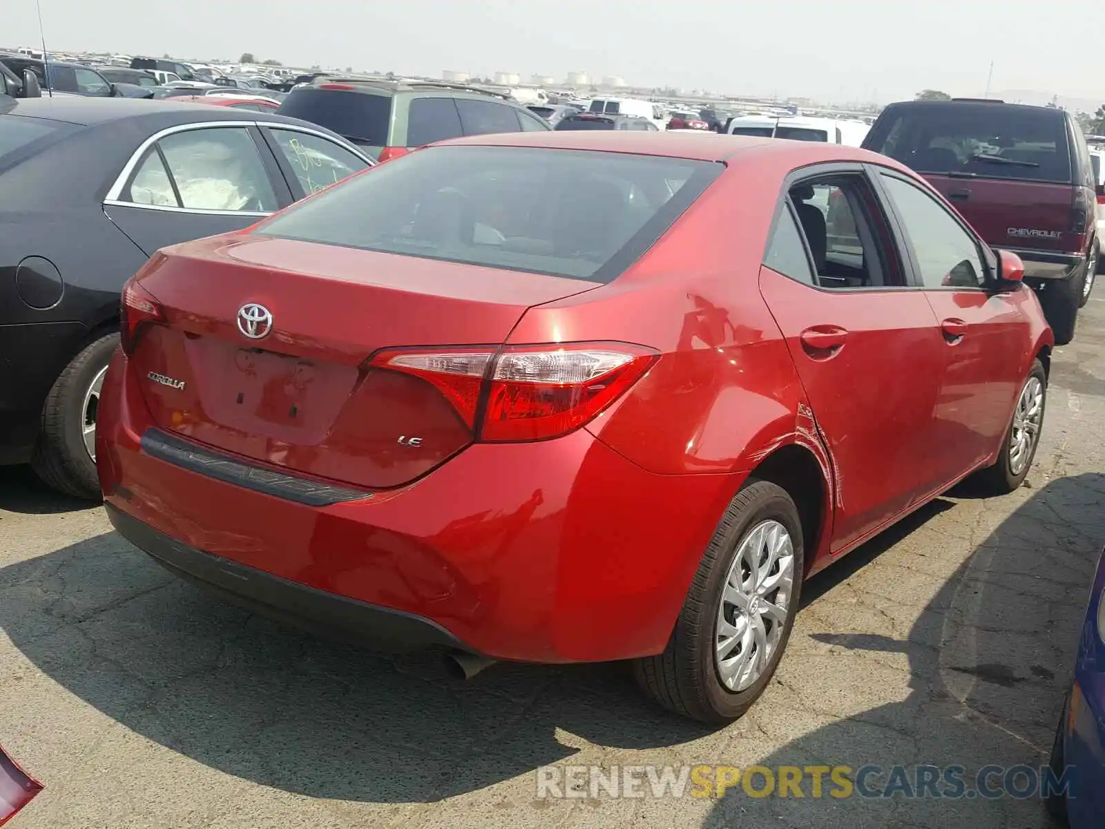 4 Photograph of a damaged car 5YFBURHEXKP917165 TOYOTA COROLLA 2019