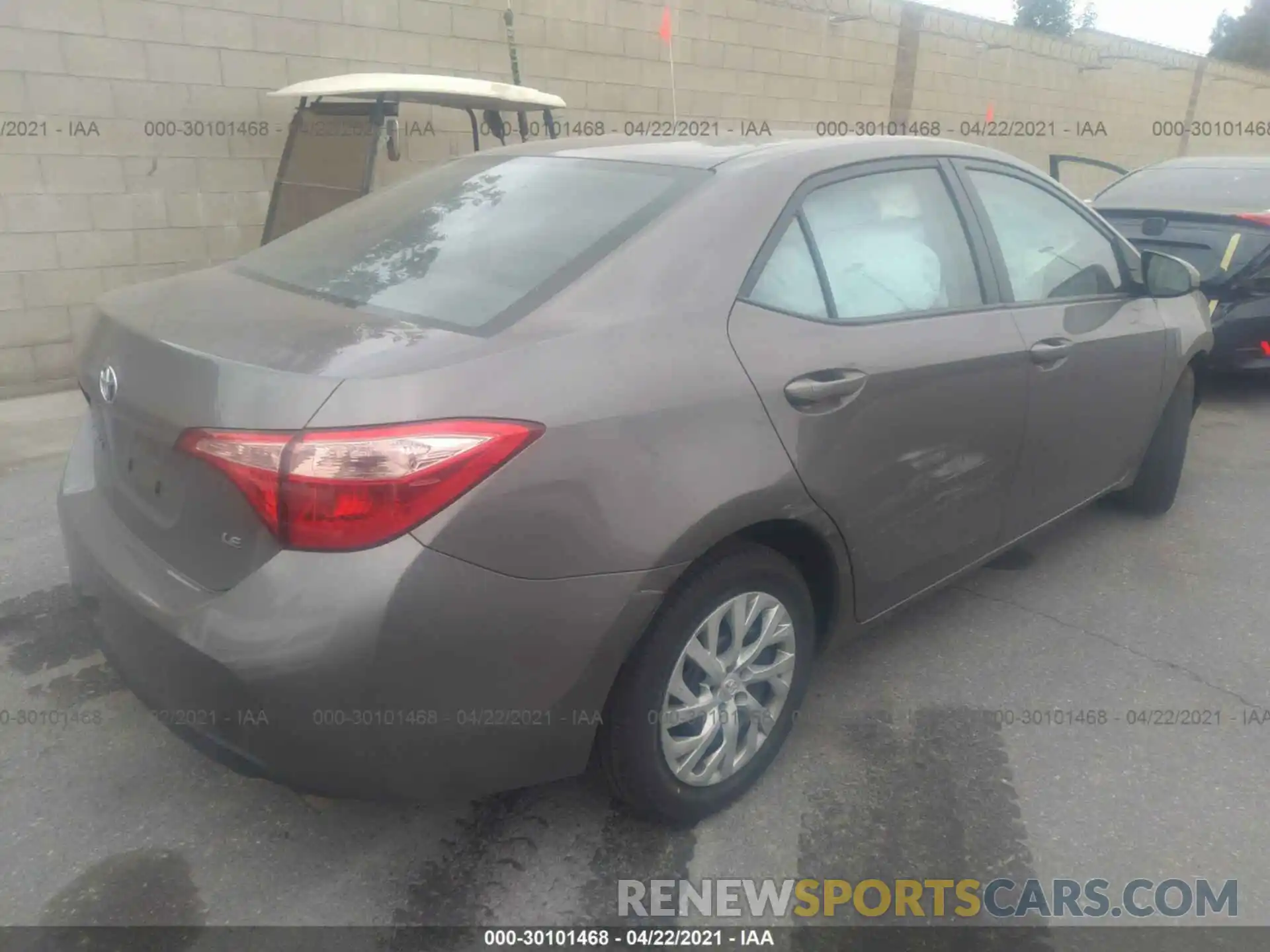 4 Photograph of a damaged car 5YFBURHEXKP917411 TOYOTA COROLLA 2019