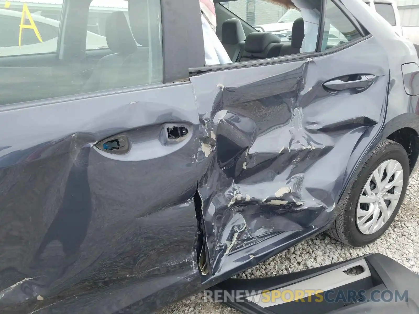 9 Photograph of a damaged car 5YFBURHEXKP917487 TOYOTA COROLLA 2019