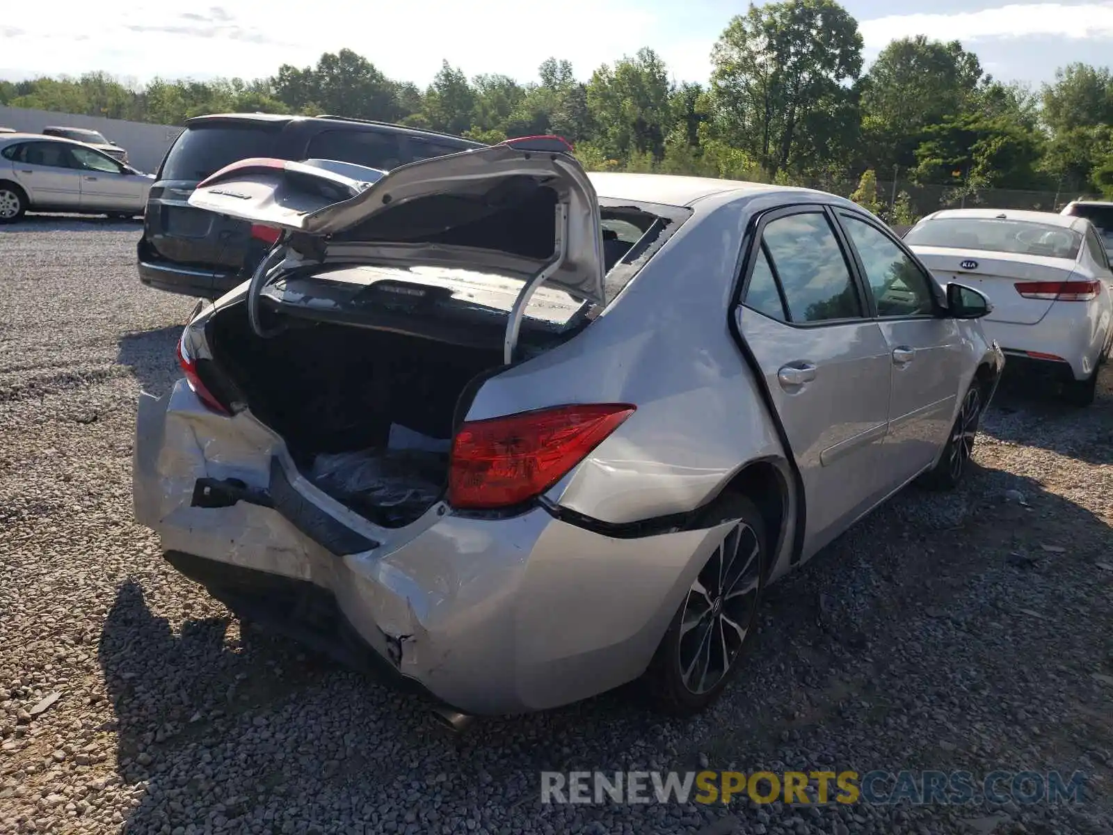 4 Photograph of a damaged car 5YFBURHEXKP919191 TOYOTA COROLLA 2019