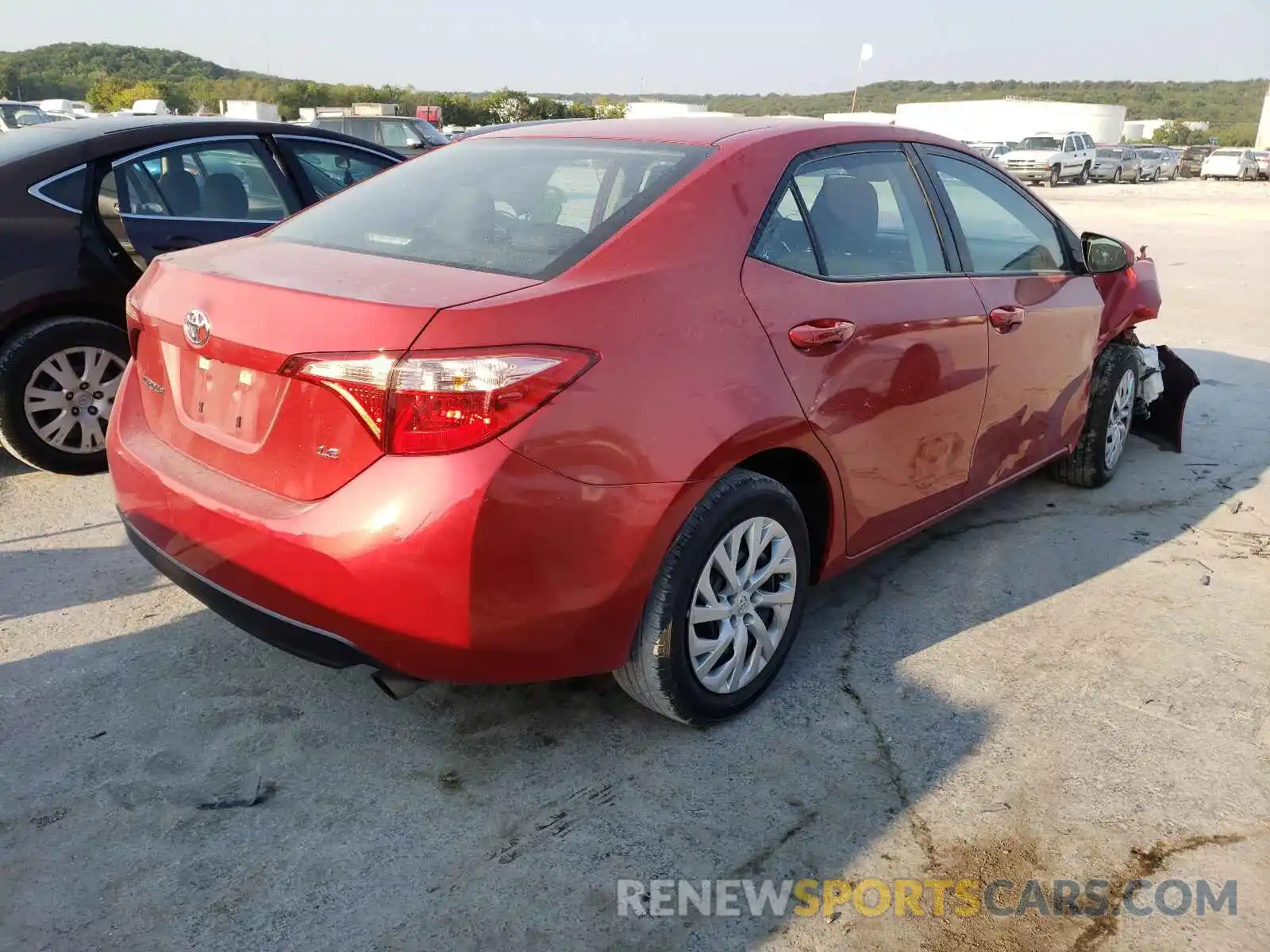 4 Photograph of a damaged car 5YFBURHEXKP919255 TOYOTA COROLLA 2019