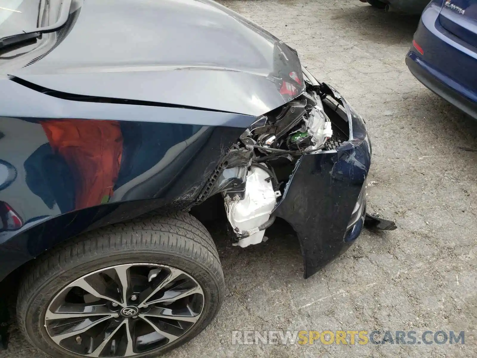 9 Photograph of a damaged car 5YFBURHEXKP919370 TOYOTA COROLLA 2019