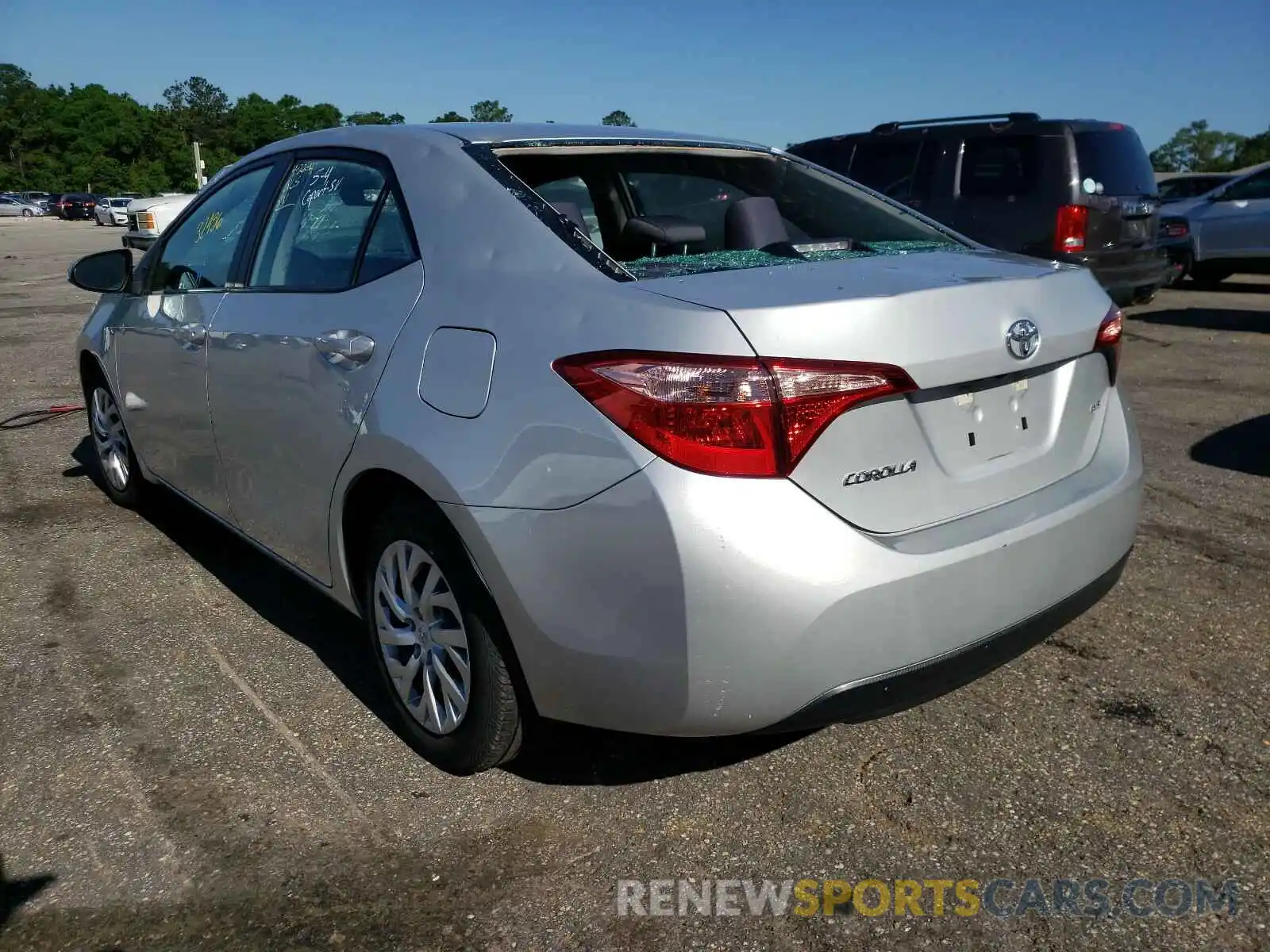 3 Photograph of a damaged car 5YFBURHEXKP920129 TOYOTA COROLLA 2019