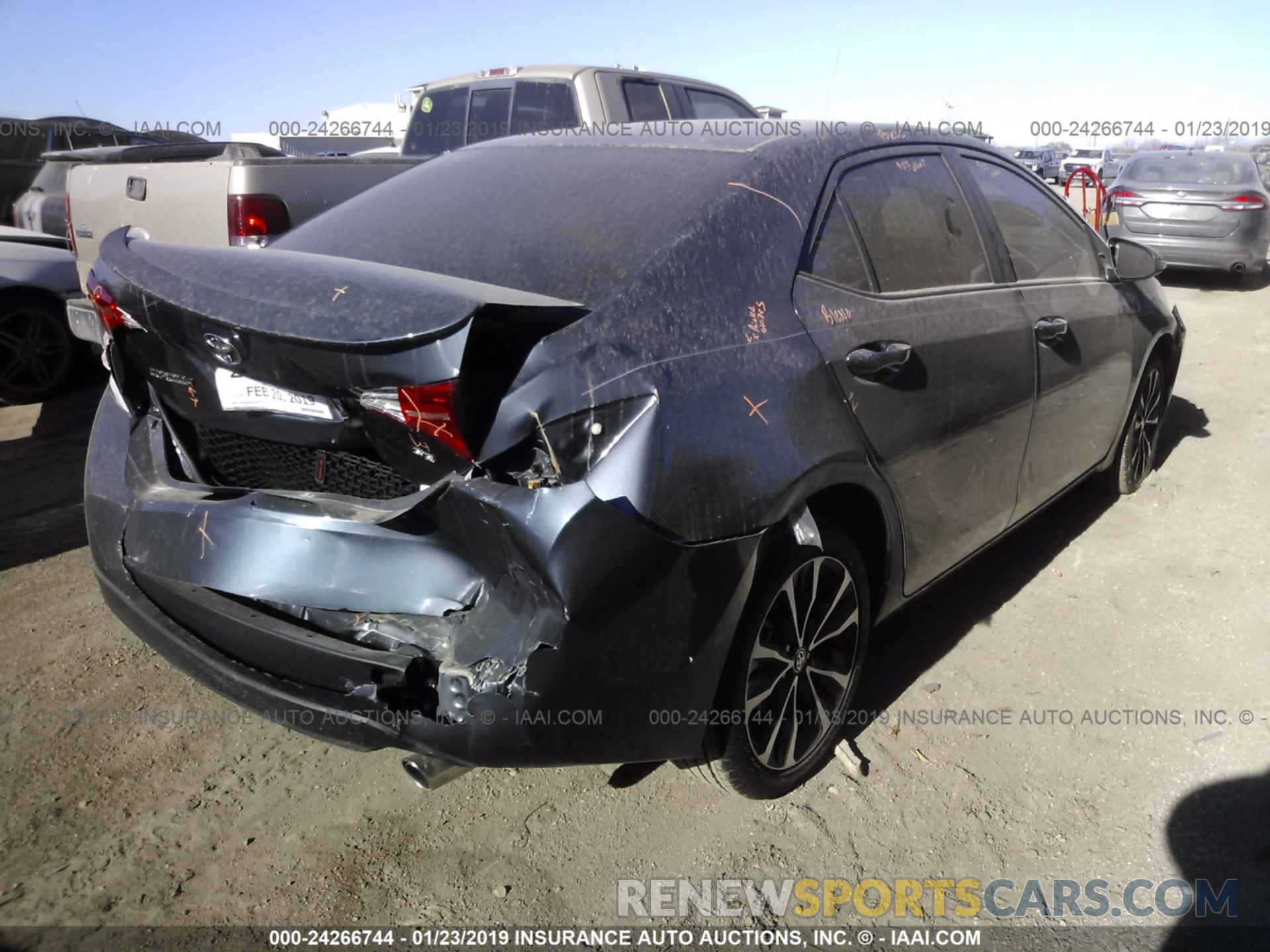 4 Photograph of a damaged car 5YFBURHEXKP920258 TOYOTA COROLLA 2019