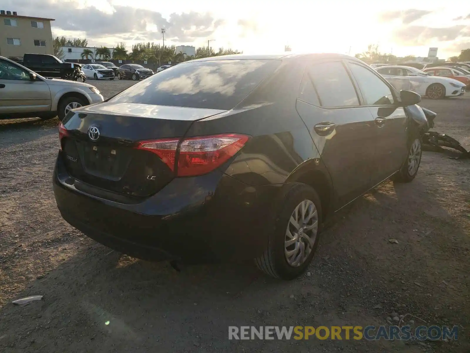 4 Photograph of a damaged car 5YFBURHEXKP920387 TOYOTA COROLLA 2019