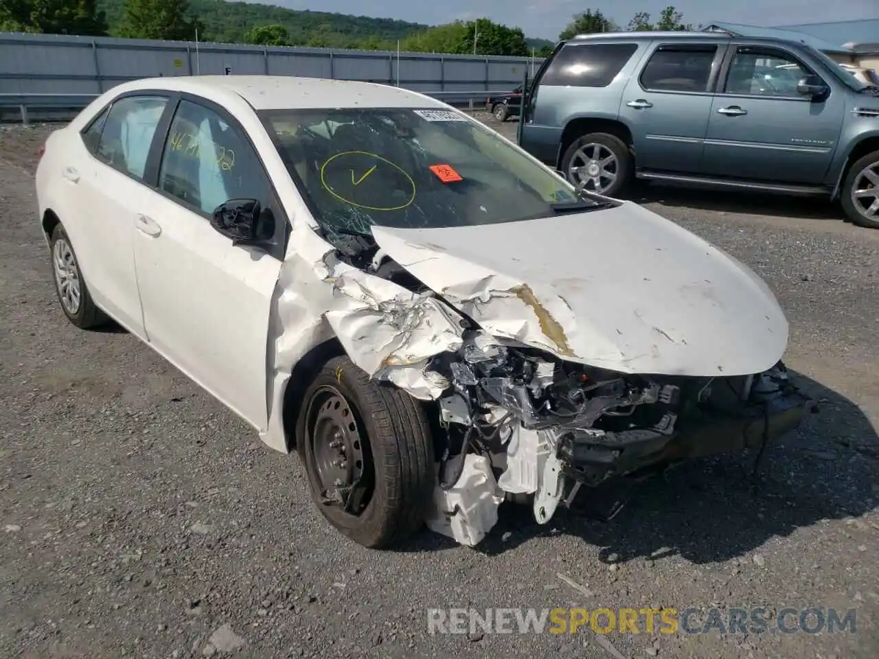 1 Photograph of a damaged car 5YFBURHEXKP920423 TOYOTA COROLLA 2019