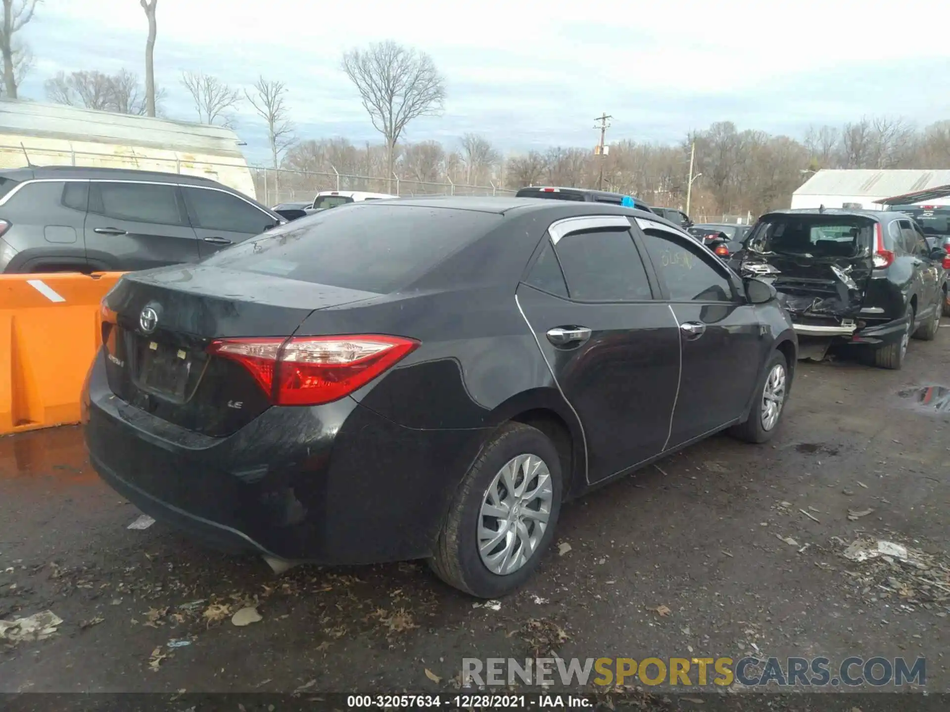 4 Photograph of a damaged car 5YFBURHEXKP920955 TOYOTA COROLLA 2019