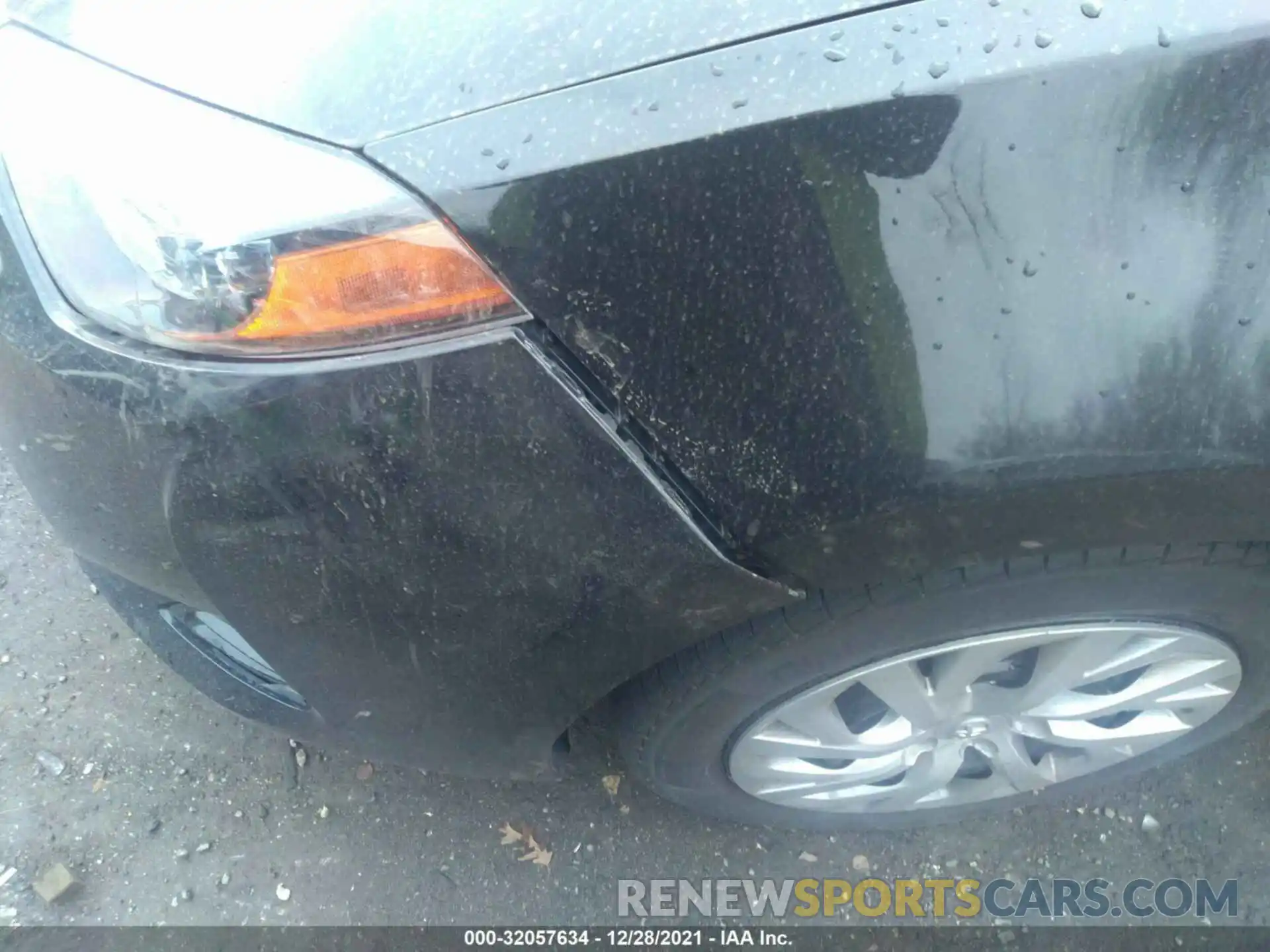 6 Photograph of a damaged car 5YFBURHEXKP920955 TOYOTA COROLLA 2019