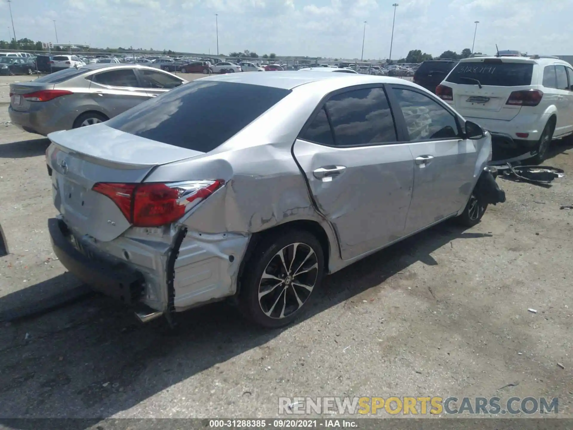 4 Photograph of a damaged car 5YFBURHEXKP921264 TOYOTA COROLLA 2019