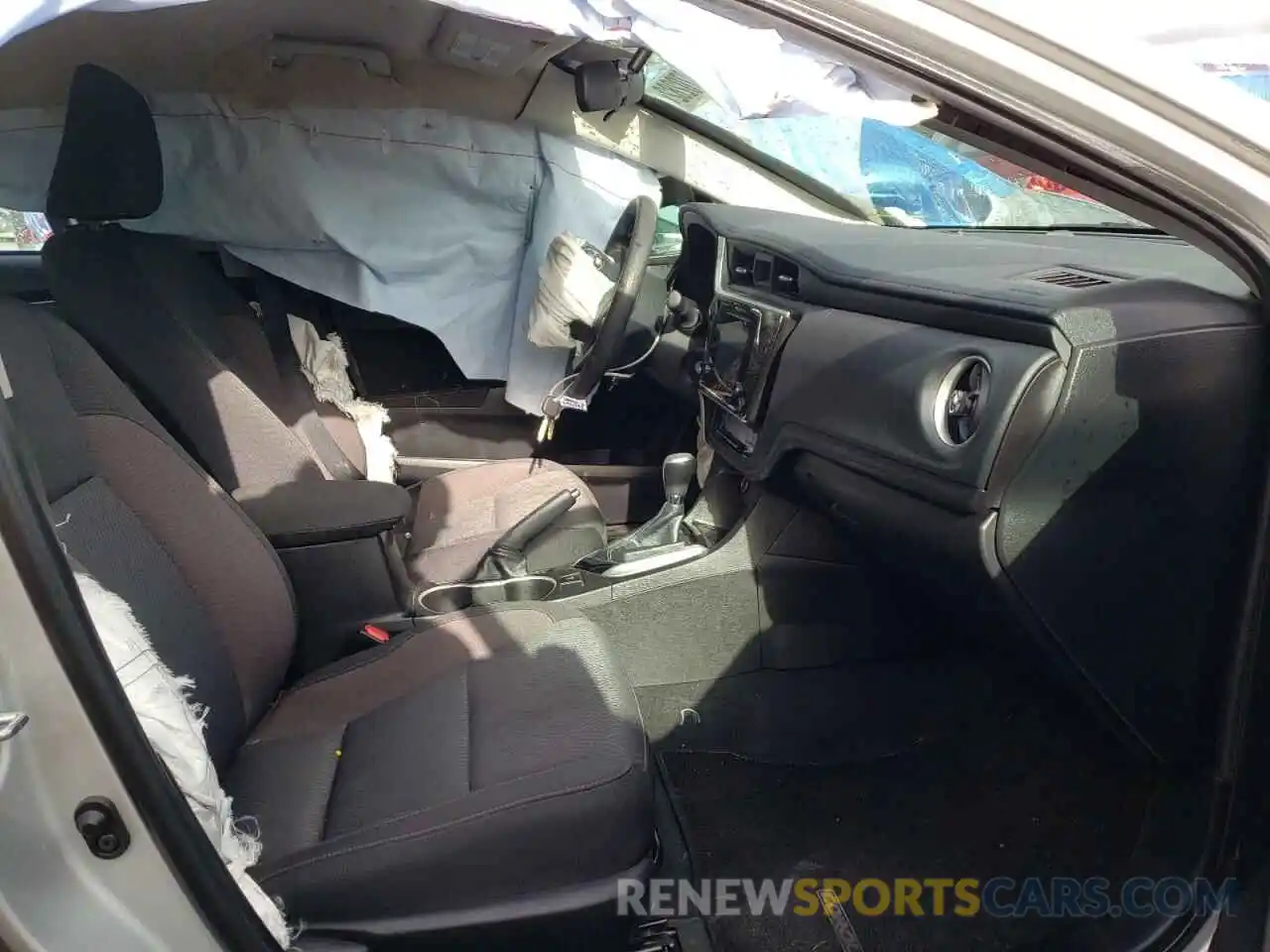 5 Photograph of a damaged car 5YFBURHEXKP921586 TOYOTA COROLLA 2019