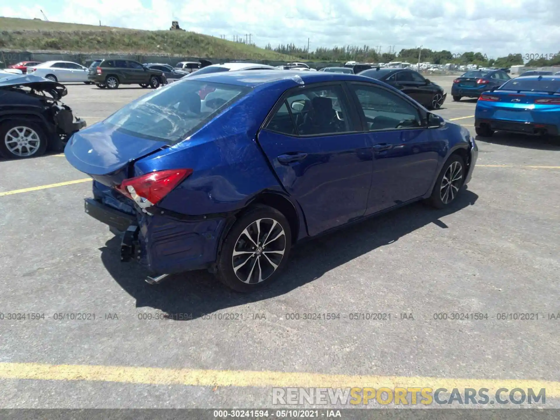 4 Photograph of a damaged car 5YFBURHEXKP921751 TOYOTA COROLLA 2019