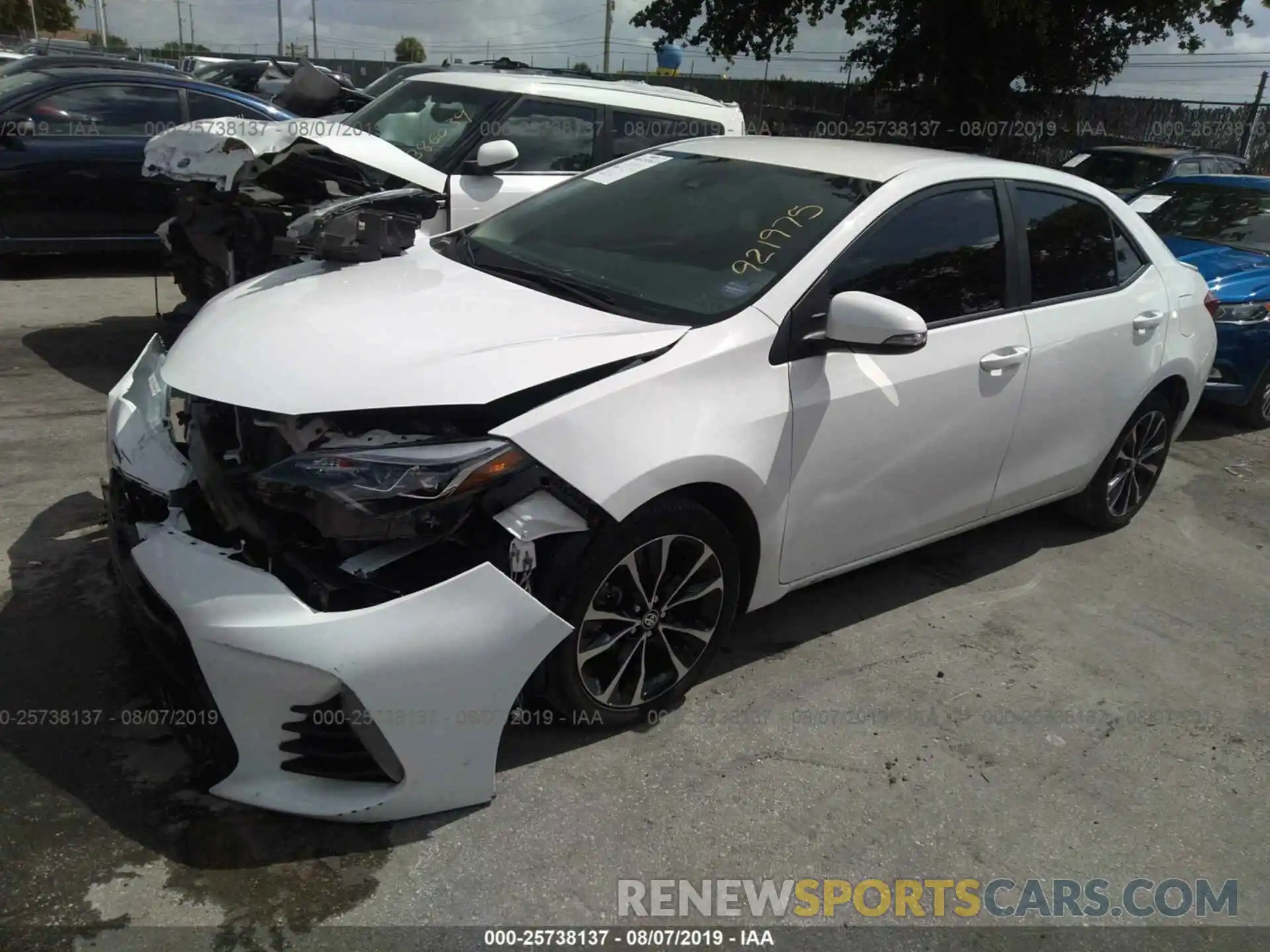 2 Photograph of a damaged car 5YFBURHEXKP921975 TOYOTA COROLLA 2019