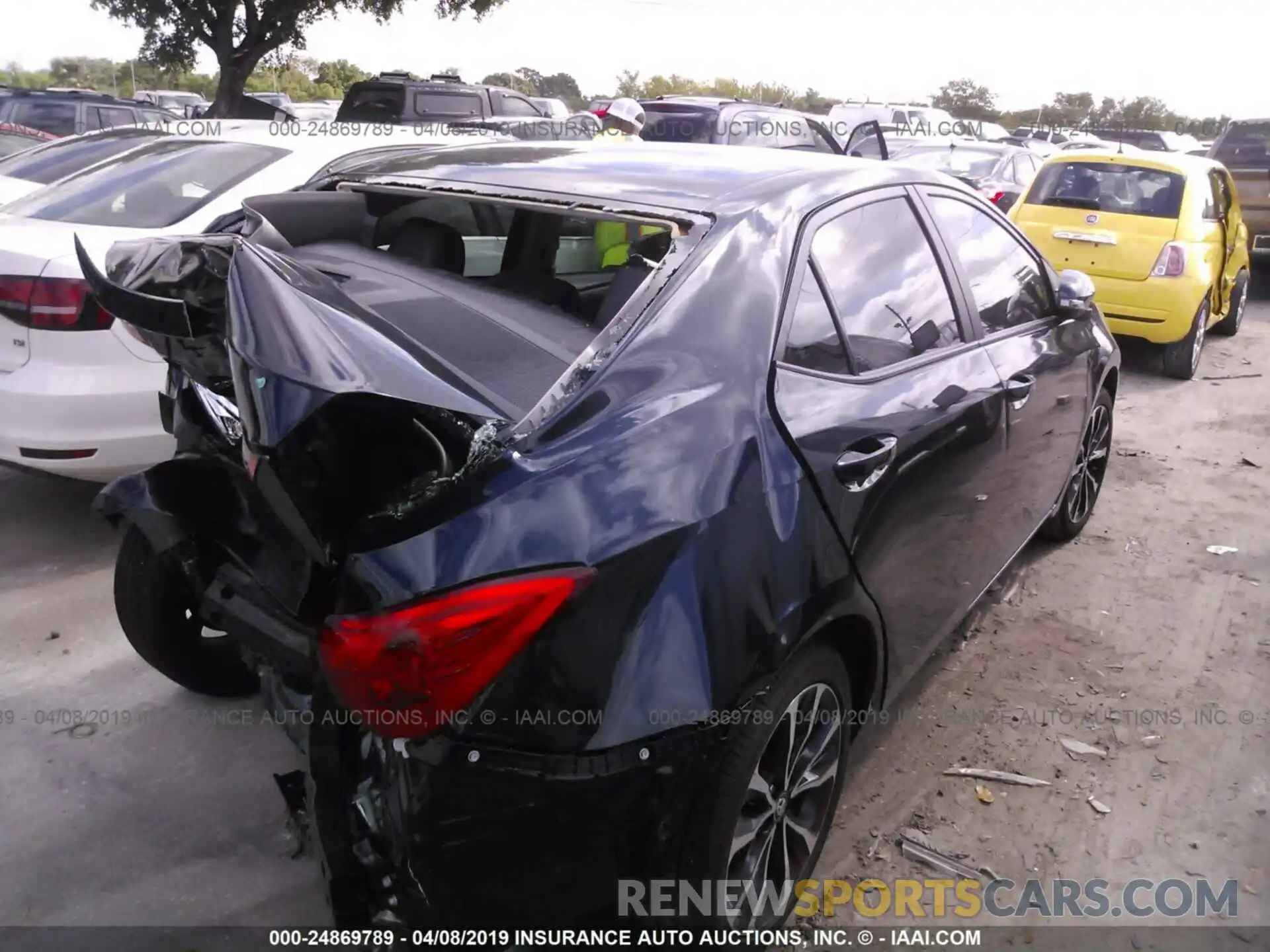 4 Photograph of a damaged car 5YFBURHEXKP922107 TOYOTA COROLLA 2019