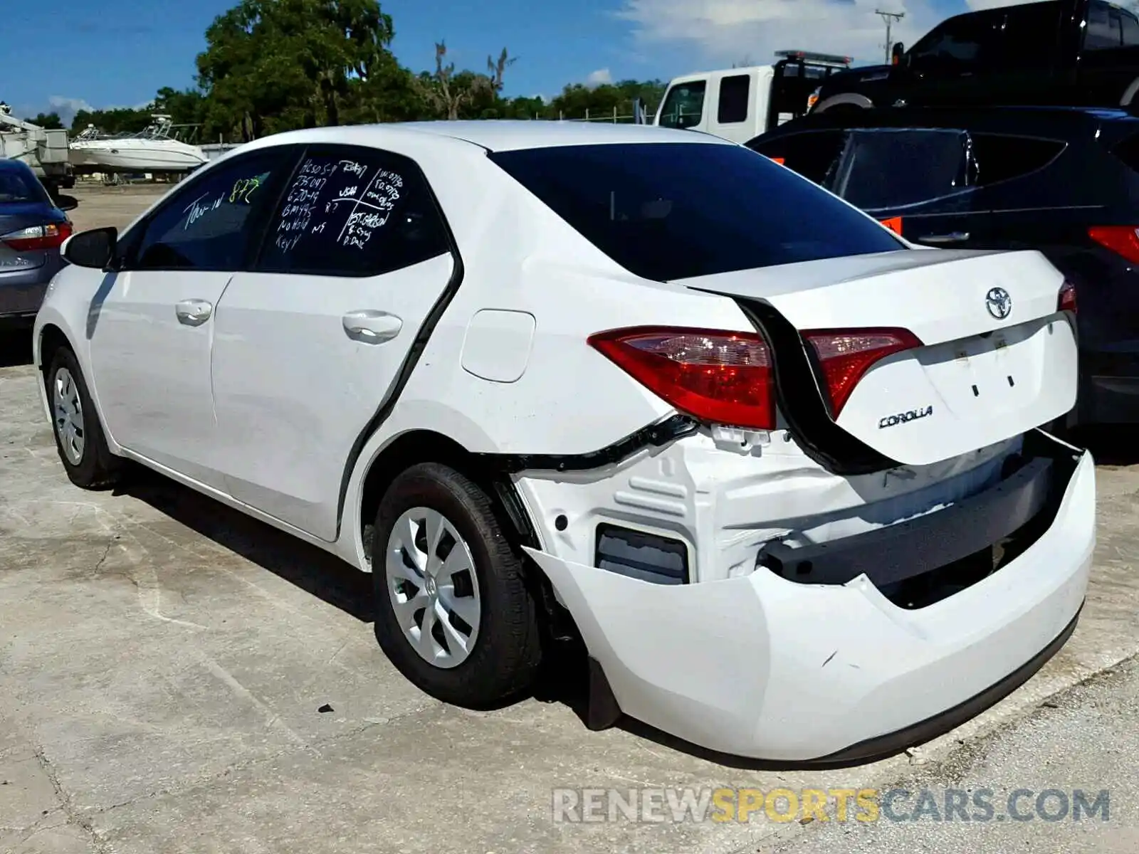 3 Photograph of a damaged car 5YFBURHEXKP923189 TOYOTA COROLLA 2019