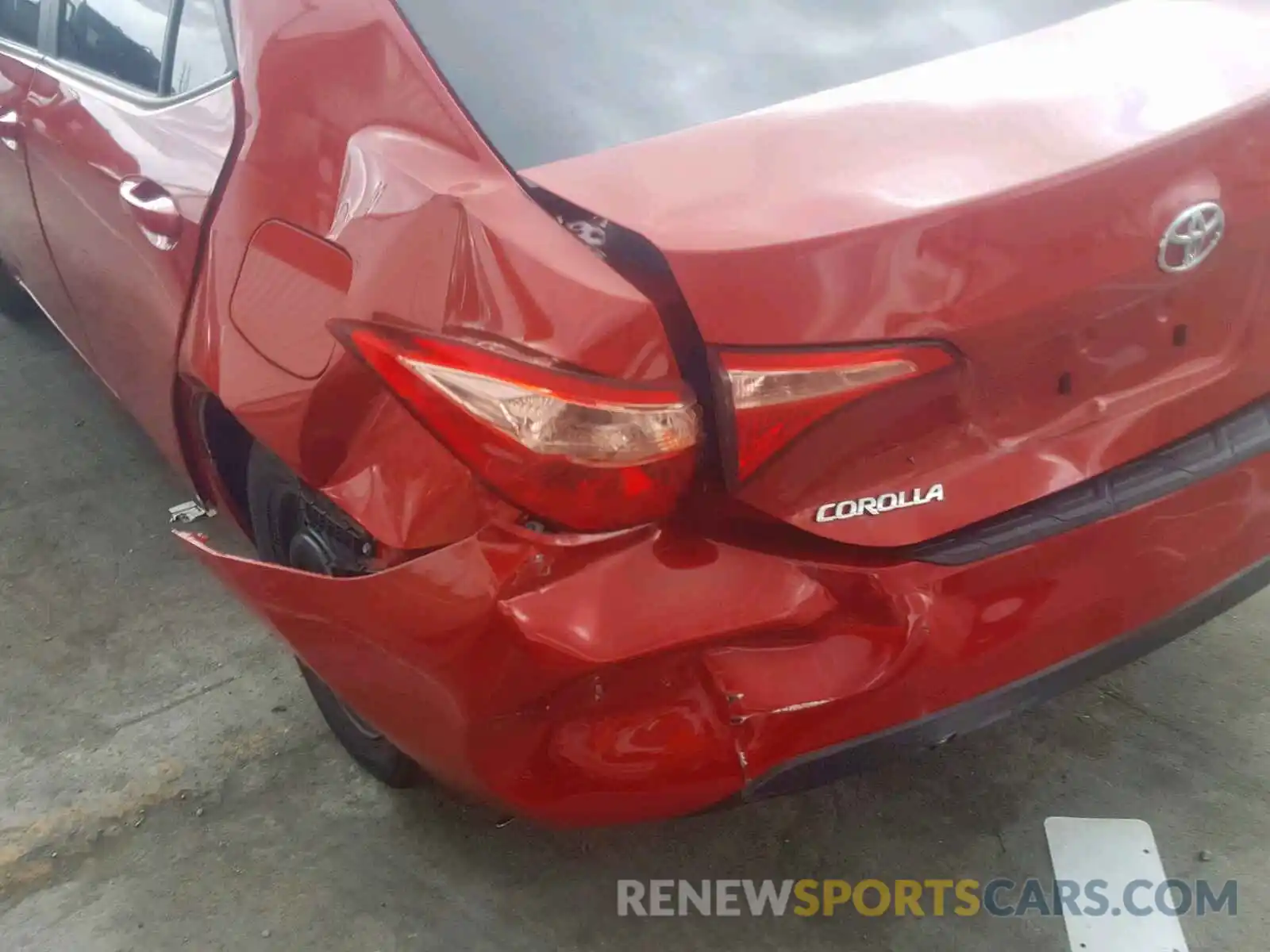 9 Photograph of a damaged car 5YFBURHEXKP923502 TOYOTA COROLLA 2019