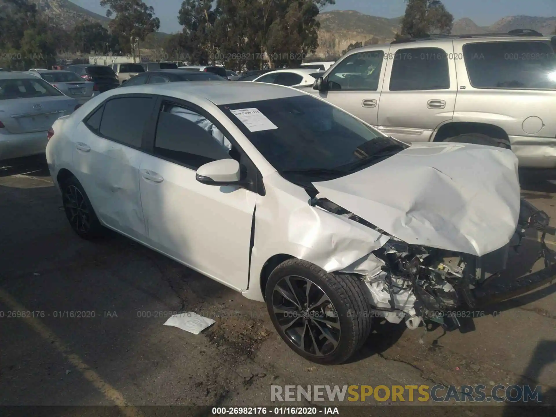 1 Photograph of a damaged car 5YFBURHEXKP923743 TOYOTA COROLLA 2019