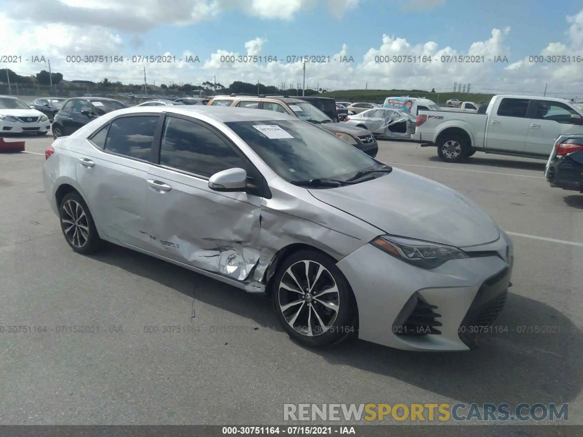 1 Photograph of a damaged car 5YFBURHEXKP924391 TOYOTA COROLLA 2019