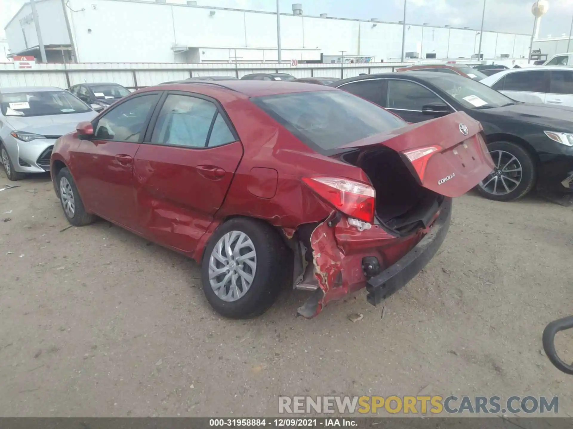 3 Photograph of a damaged car 5YFBURHEXKP925203 TOYOTA COROLLA 2019