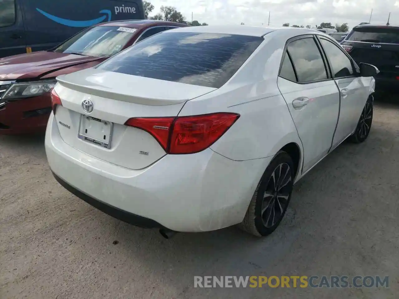 4 Photograph of a damaged car 5YFBURHEXKP925301 TOYOTA COROLLA 2019