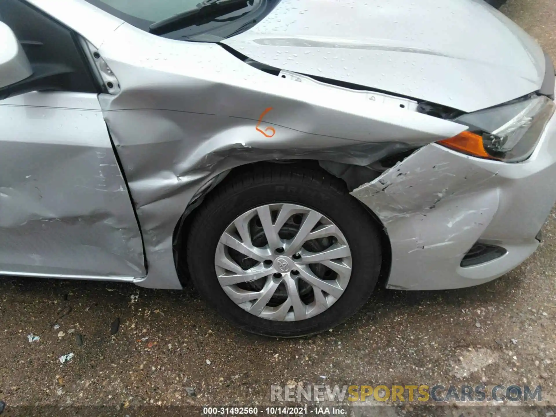 14 Photograph of a damaged car 5YFBURHEXKP925413 TOYOTA COROLLA 2019