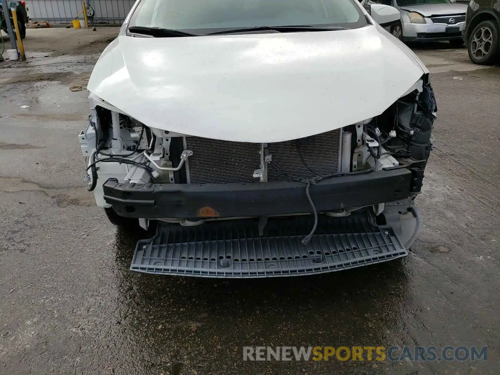 9 Photograph of a damaged car 5YFBURHEXKP925492 TOYOTA COROLLA 2019