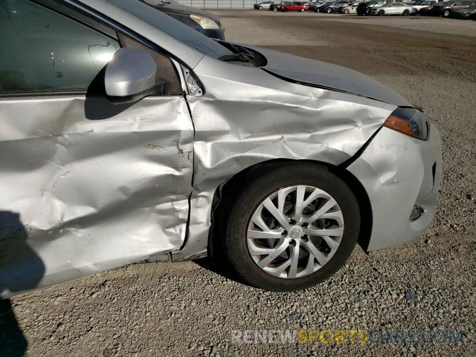 9 Photograph of a damaged car 5YFBURHEXKP925847 TOYOTA COROLLA 2019