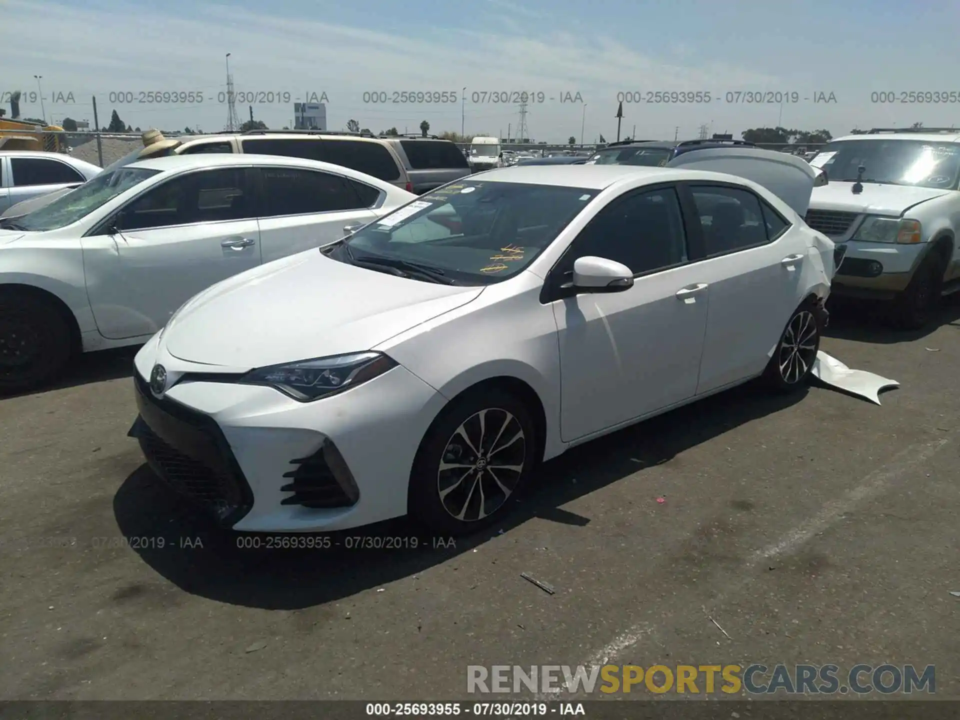 2 Photograph of a damaged car 5YFBURHEXKP925914 TOYOTA COROLLA 2019