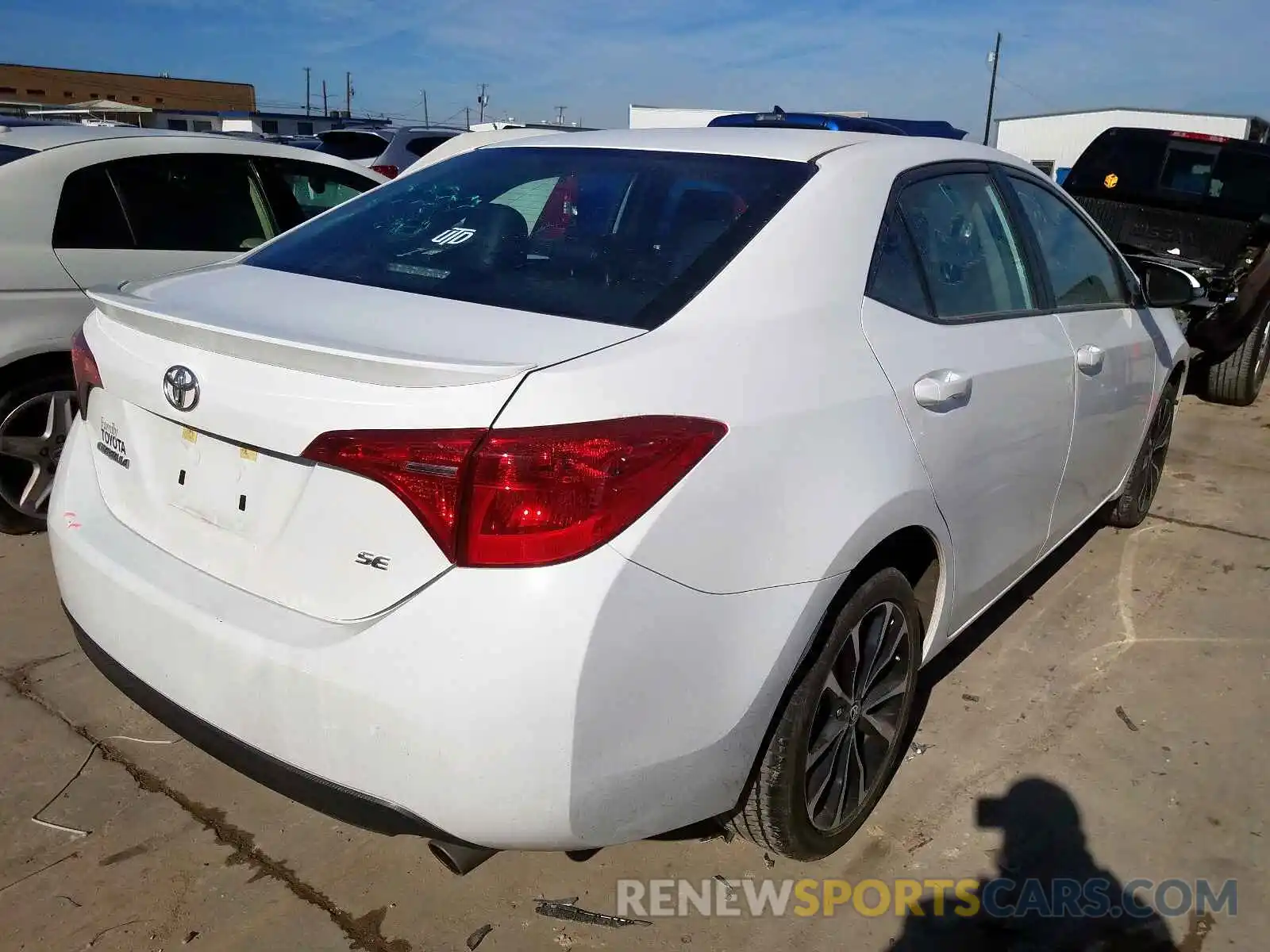 4 Photograph of a damaged car 5YFBURHEXKP926240 TOYOTA COROLLA 2019