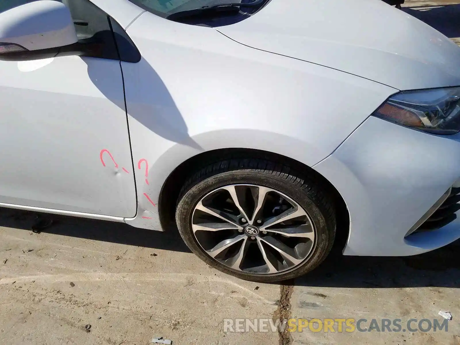 9 Photograph of a damaged car 5YFBURHEXKP926240 TOYOTA COROLLA 2019