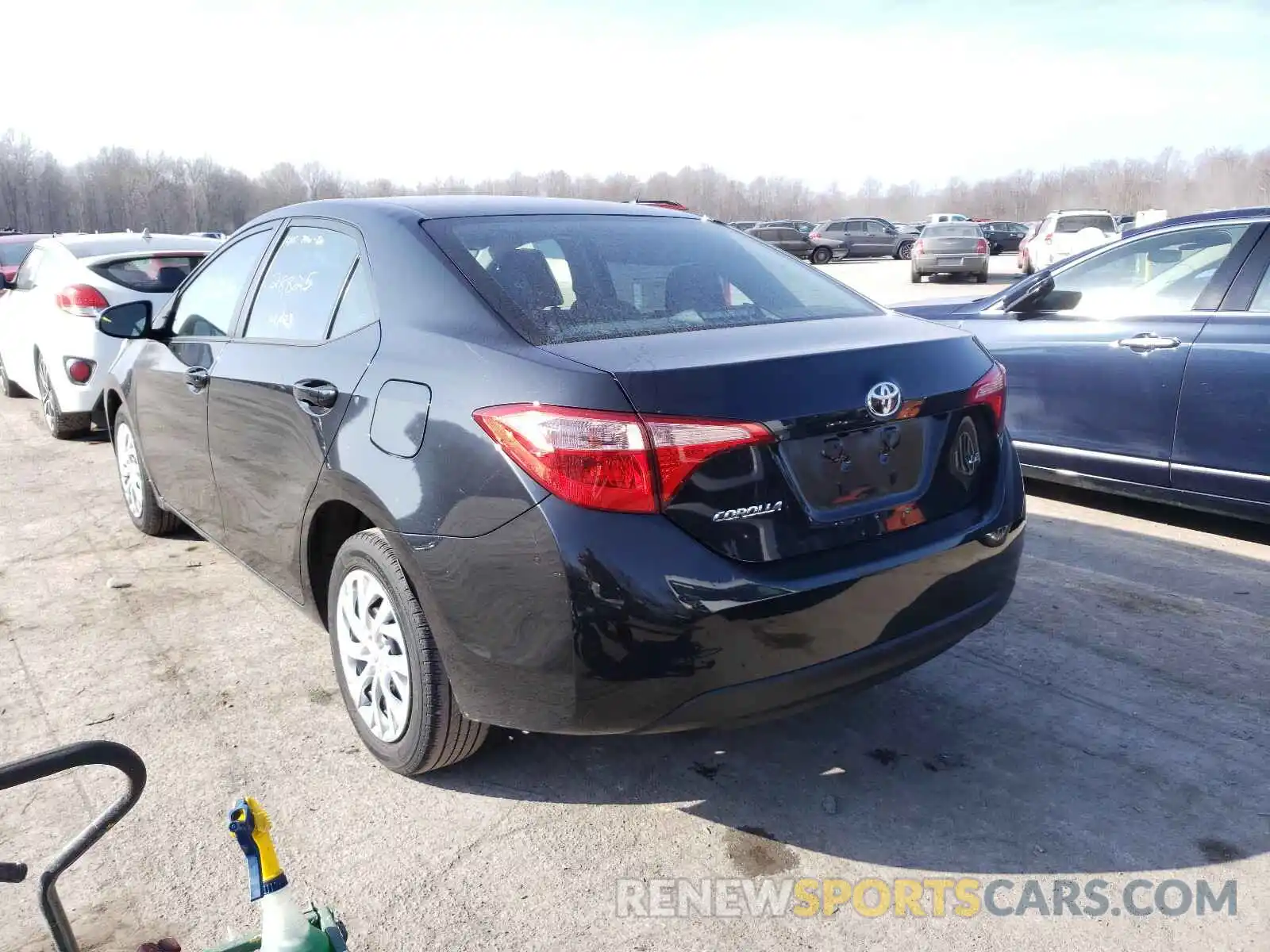 3 Photograph of a damaged car 5YFBURHEXKP927081 TOYOTA COROLLA 2019