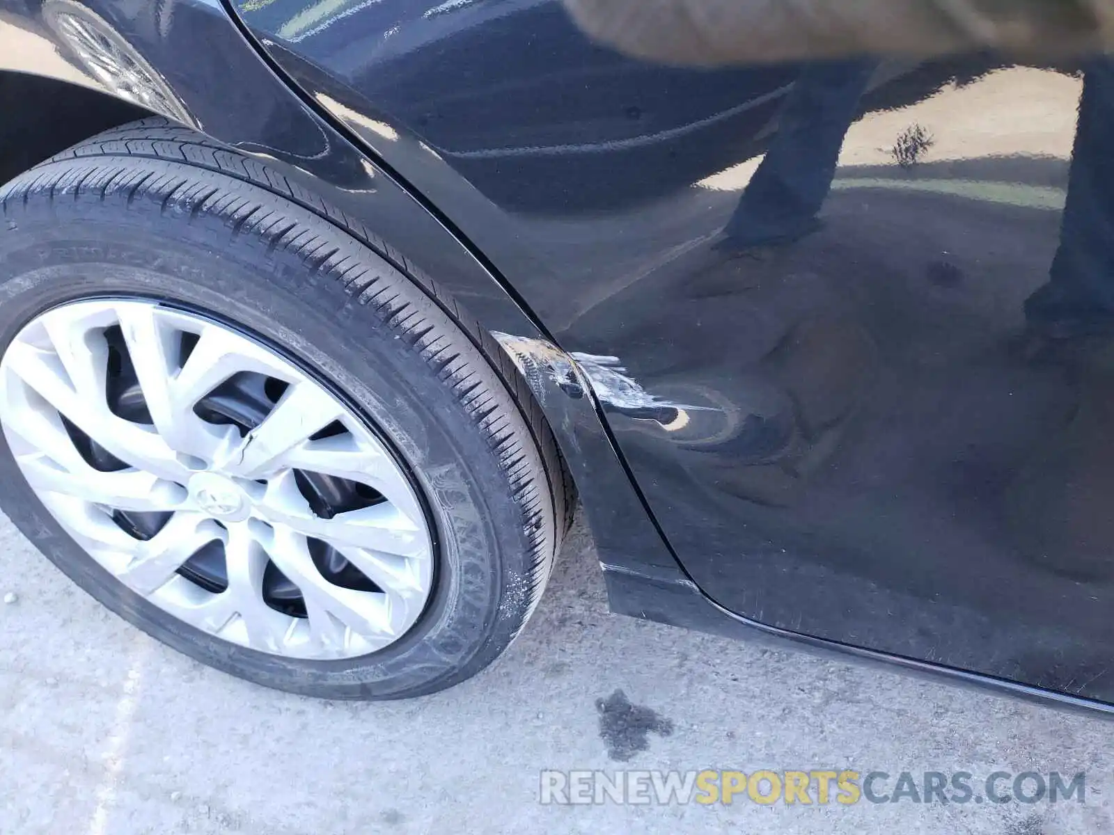 9 Photograph of a damaged car 5YFBURHEXKP927081 TOYOTA COROLLA 2019