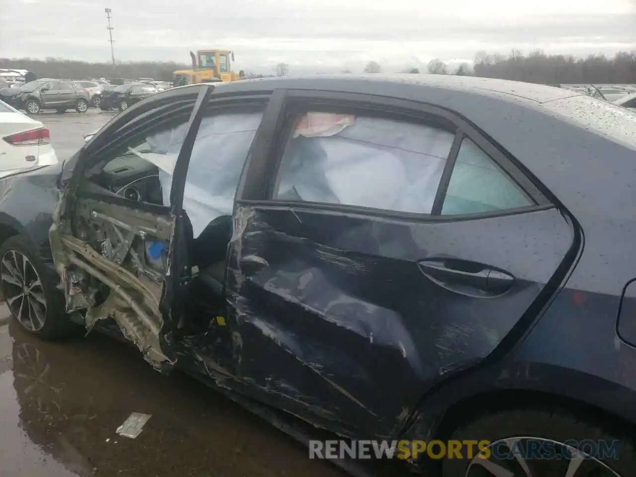 9 Photograph of a damaged car 5YFBURHEXKP927114 TOYOTA COROLLA 2019