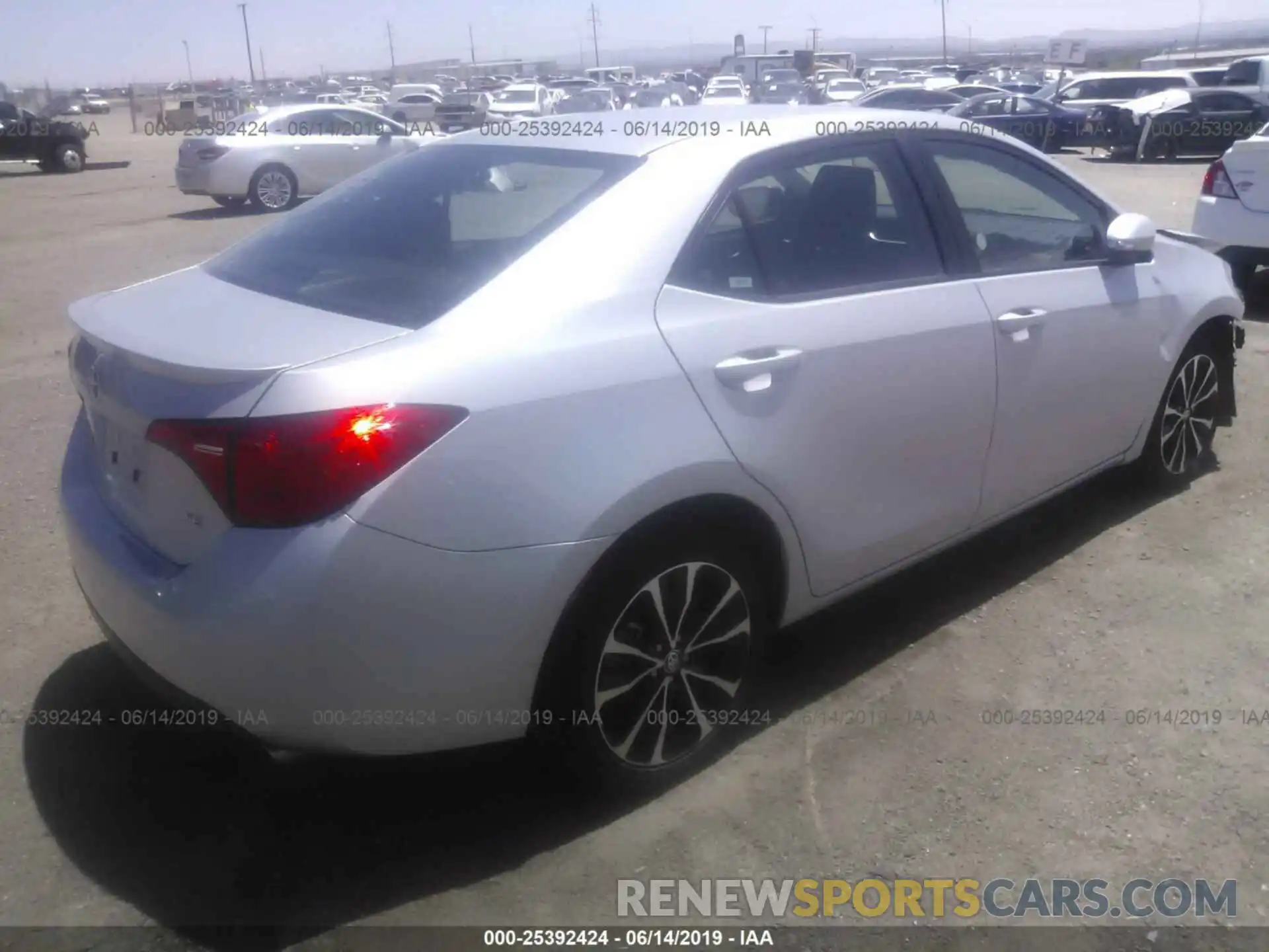 4 Photograph of a damaged car 5YFBURHEXKP927209 TOYOTA COROLLA 2019