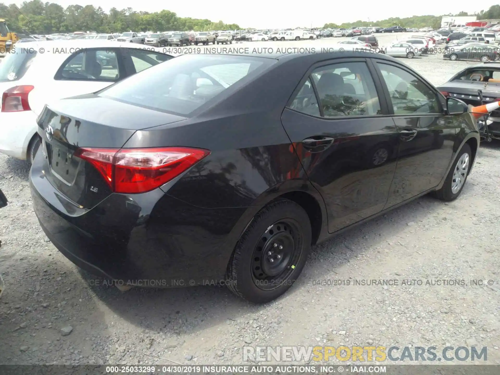 4 Photograph of a damaged car 5YFBURHEXKP927565 TOYOTA COROLLA 2019