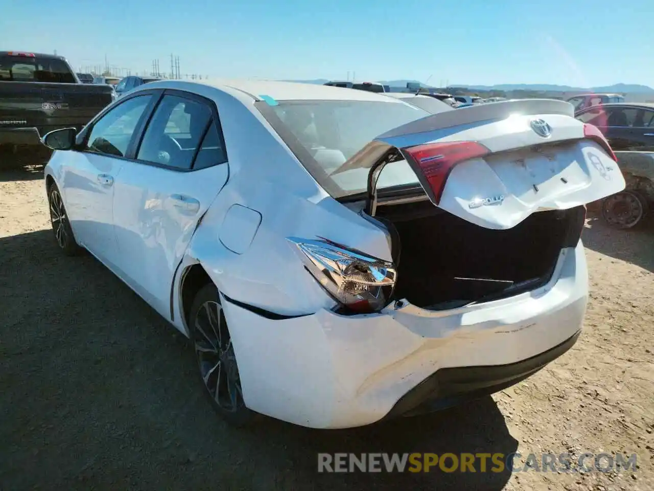 3 Photograph of a damaged car 5YFBURHEXKP927663 TOYOTA COROLLA 2019