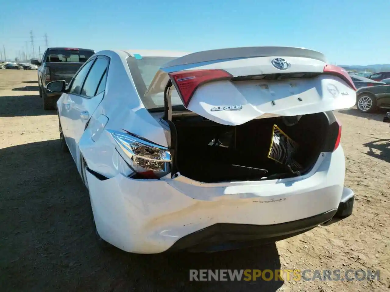 9 Photograph of a damaged car 5YFBURHEXKP927663 TOYOTA COROLLA 2019