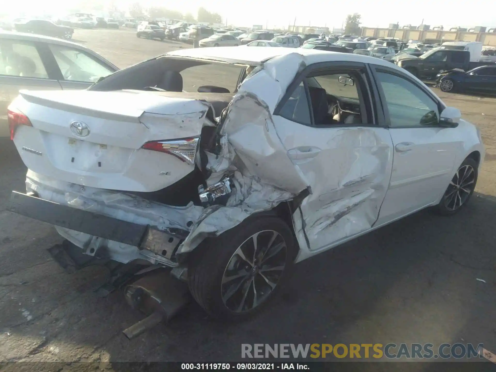 4 Photograph of a damaged car 5YFBURHEXKP927789 TOYOTA COROLLA 2019