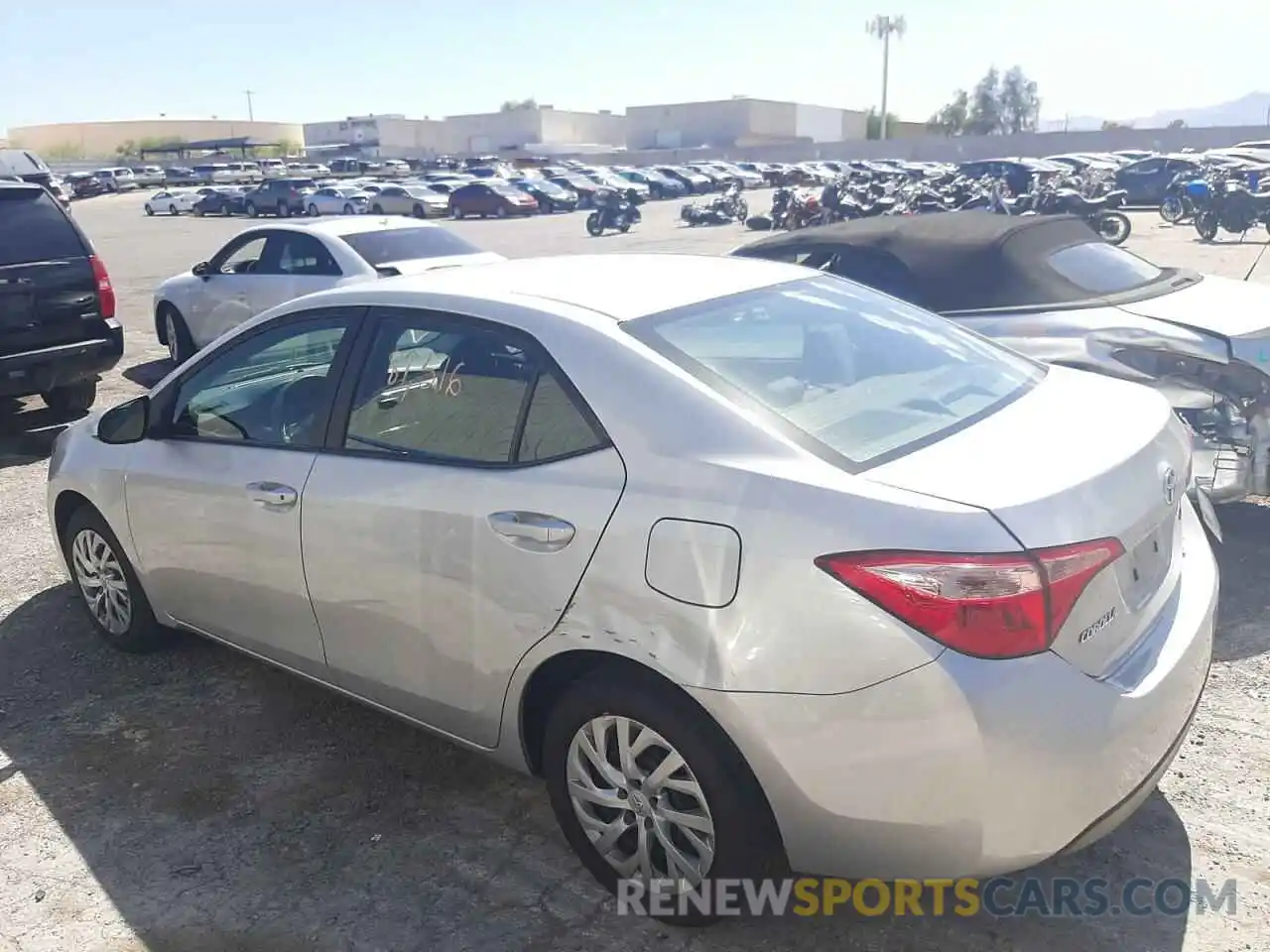 3 Photograph of a damaged car 5YFBURHEXKP927839 TOYOTA COROLLA 2019