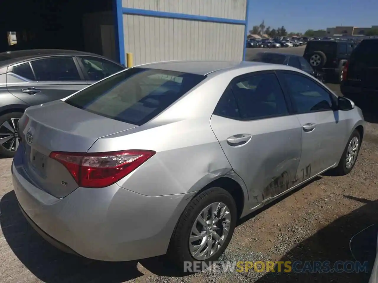 4 Photograph of a damaged car 5YFBURHEXKP927839 TOYOTA COROLLA 2019